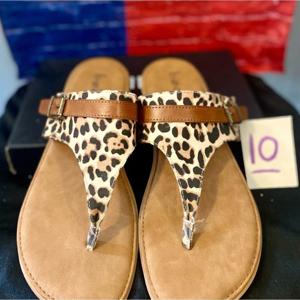 Size 10 Ladies Cheetah print sandals
